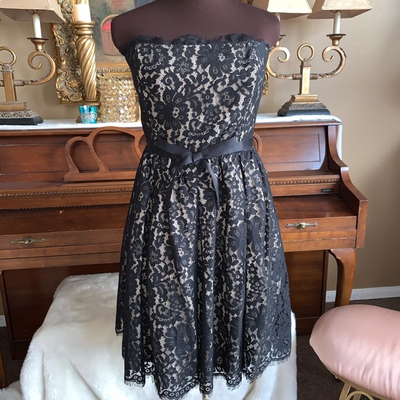 Black Lace Sweatheart Strapless Fit&Flare Dress - Picture 1 of 8